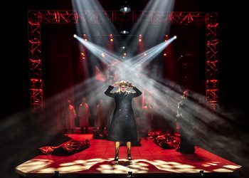 Katy Sullivan Blazes New Ground in Powerful Chicago Shakespeare “Richard III”