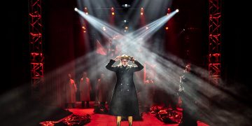 Katy Sullivan Blazes New Ground in Powerful Chicago Shakespeare “Richard III”